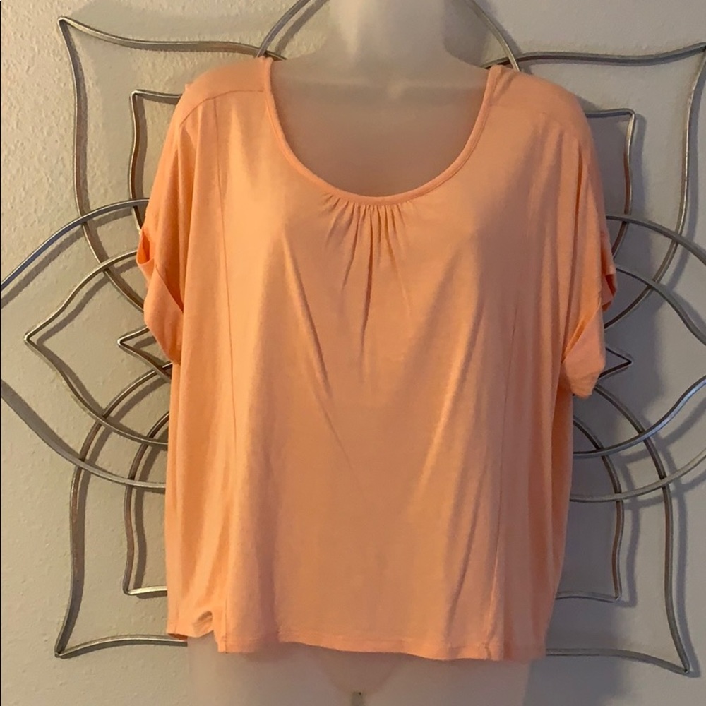 Coral flowy t-shirt
